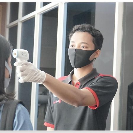 Reddoorz Syariah Near Exit Tol Malang Hotel Buitenkant foto