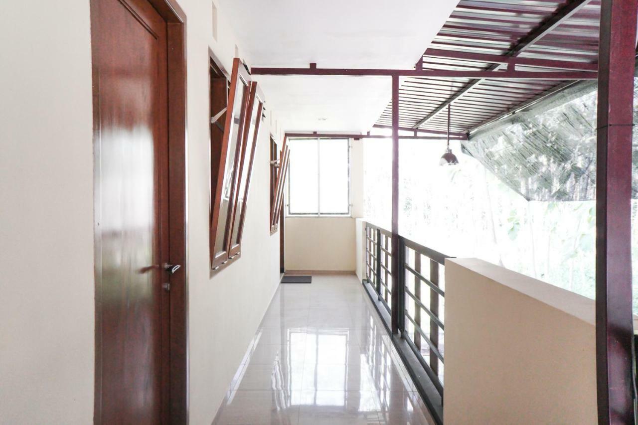 Reddoorz Syariah Near Exit Tol Malang Hotel Buitenkant foto