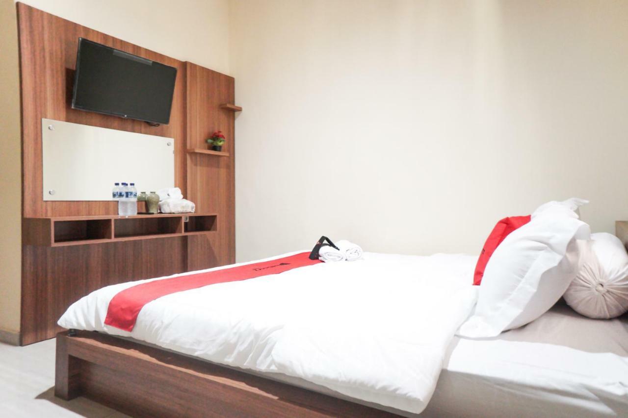 Reddoorz Syariah Near Exit Tol Malang Hotel Buitenkant foto